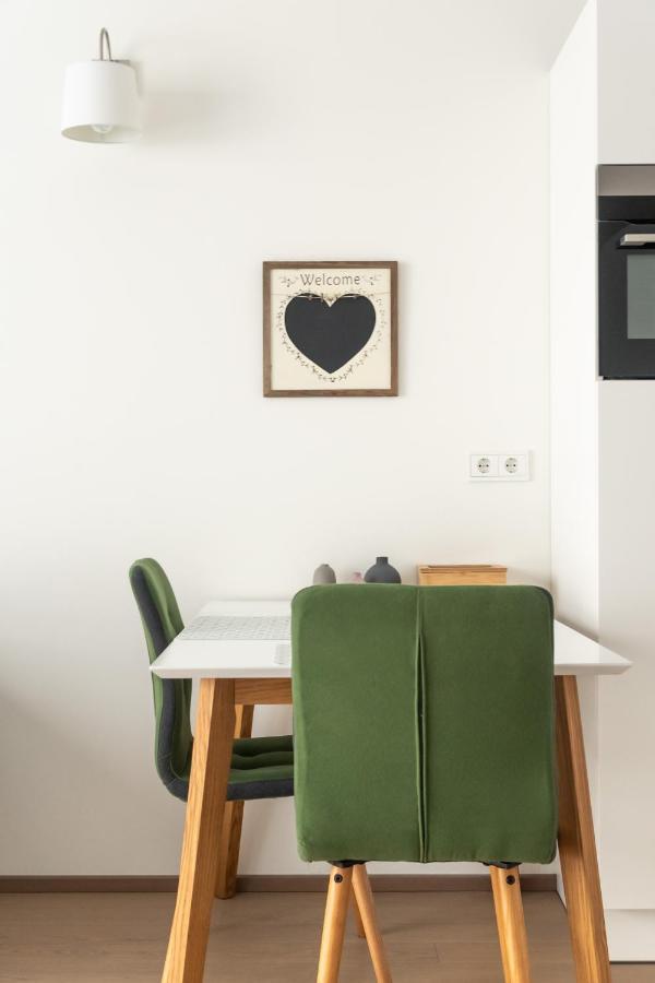 וינה Quiet And Cozy Apartment Next To Mariahilfer Strasse And Naschmarkt With Ac, Minimum 30 Nights מראה חיצוני תמונה