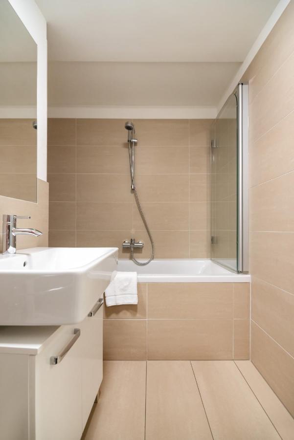 וינה Quiet And Cozy Apartment Next To Mariahilfer Strasse And Naschmarkt With Ac, Minimum 30 Nights מראה חיצוני תמונה