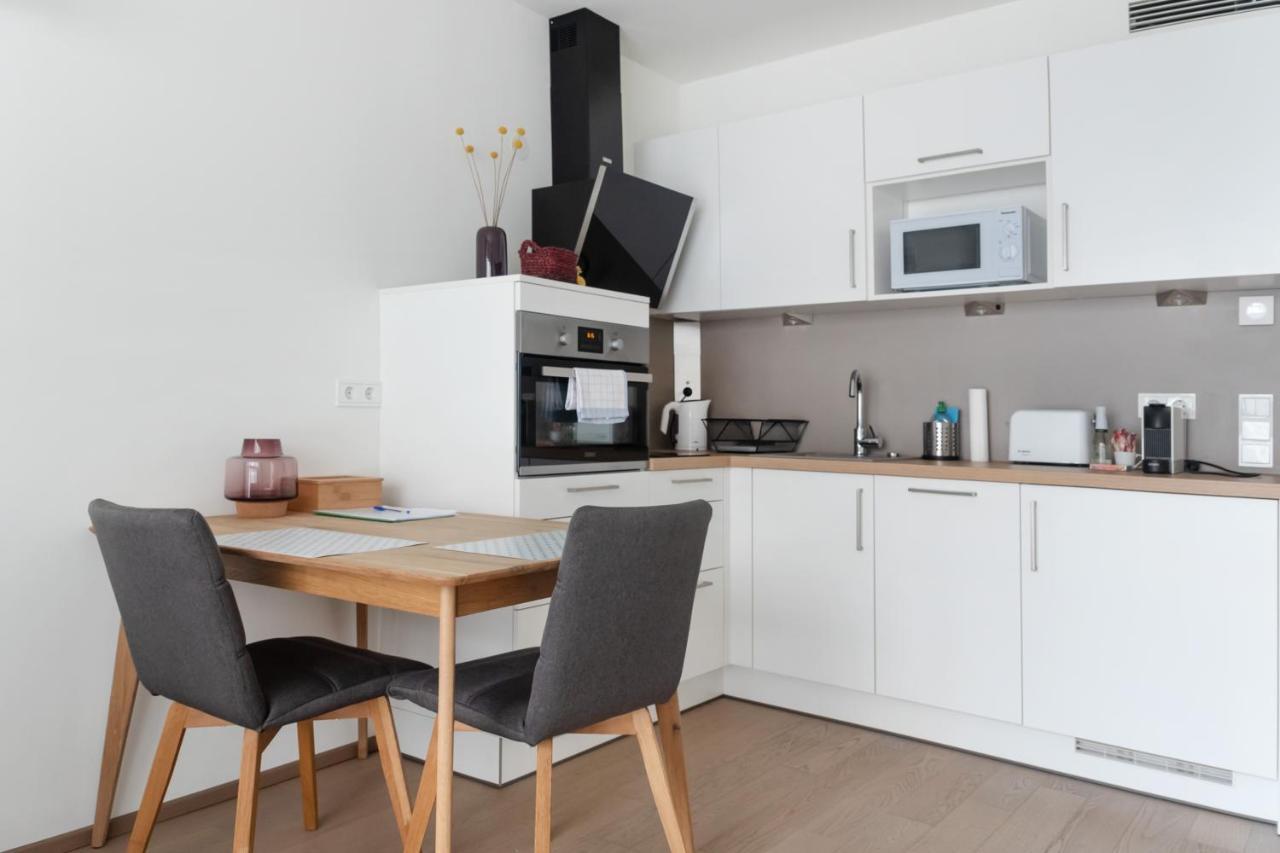 וינה Quiet And Cozy Apartment Next To Mariahilfer Strasse And Naschmarkt With Ac, Minimum 30 Nights מראה חיצוני תמונה